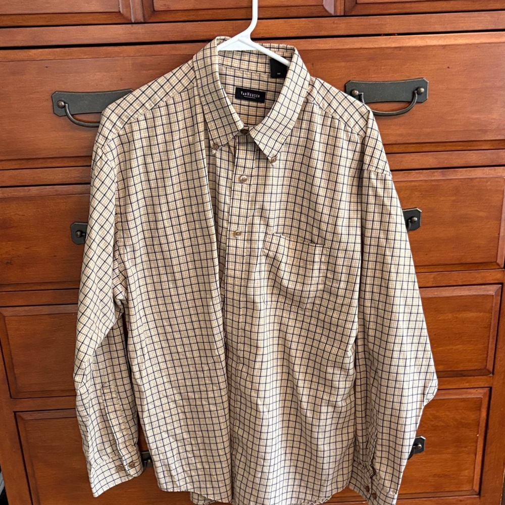 Van Heusen Men's Beige Checkered Button Down Shirt